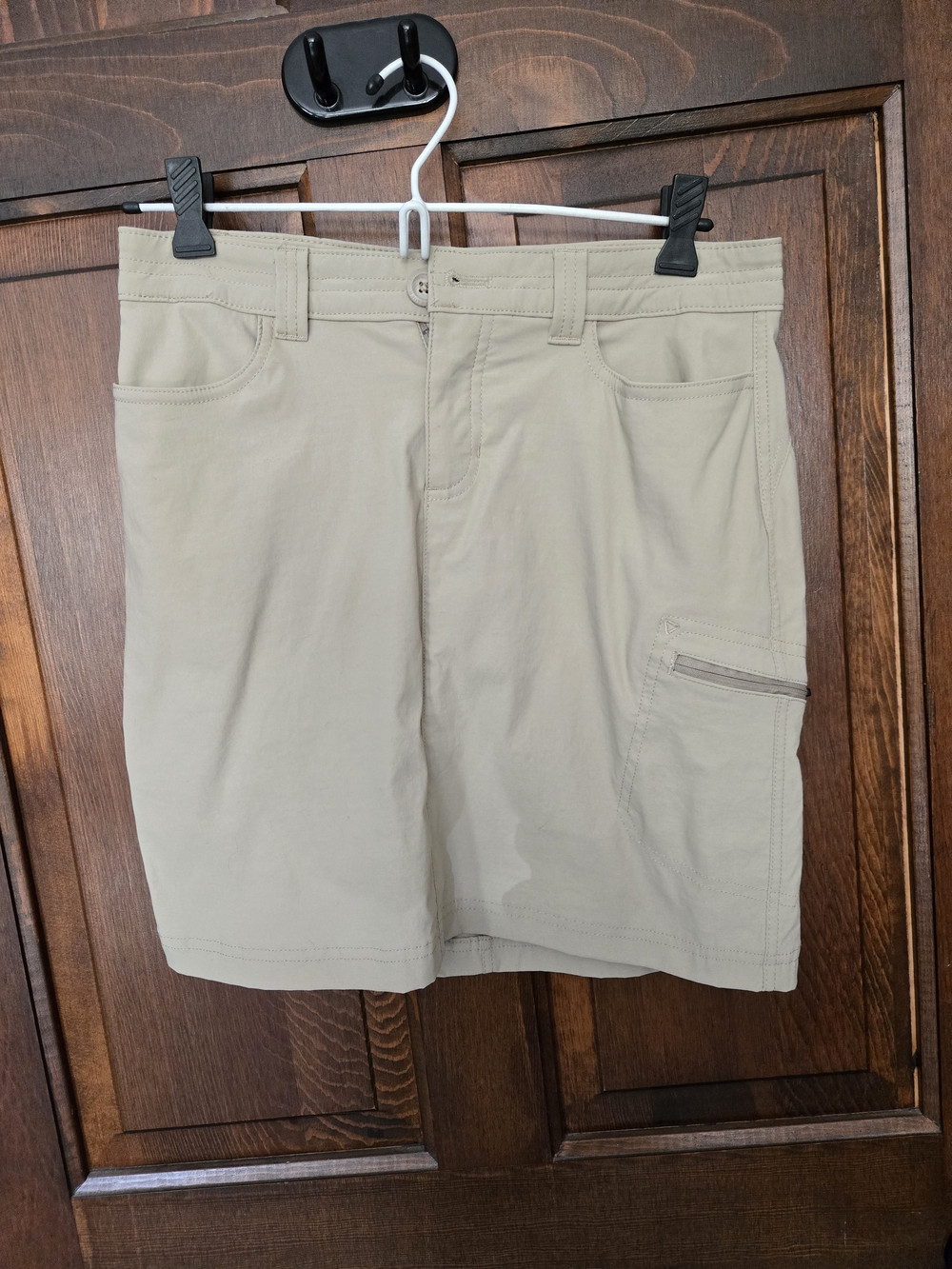 Eddie Bauer Tan Cargo Shorts with Zipper Pocket